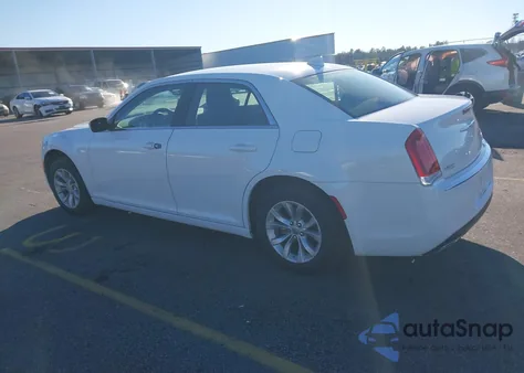 2023 Chrysler 300 Touring z USA, uszkodzony, nr VIN 2C3CCAAG9PH538356